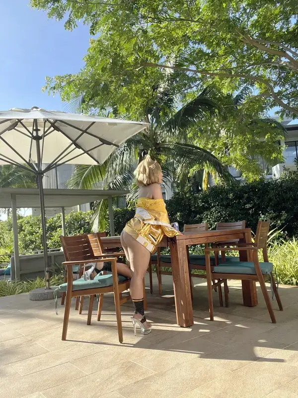 Anis アニス Pool Party 💦 - Sayo Momo